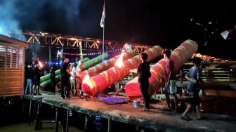 Menggelegar, Wali Kota Pontianak Sulut Meiam Karbit Walapun Tanpa Festival