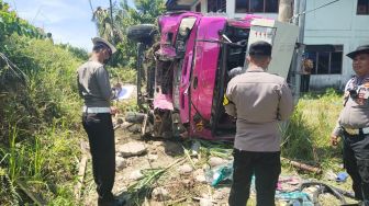 Komentar Pihak Kampus UNP Soal Bus Pembawa Puluhan Mahasiswa yang Terbalik Masuk Jurang di Agam