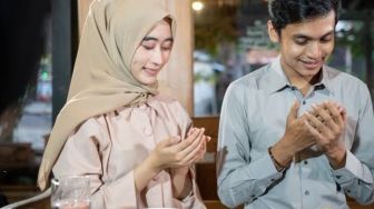 Doa Buka Puasa Ramadhan Ada 2 Versi, Seperti Apa Bacaan Latin dan Keutamannya?