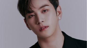 Pledis Entertainment Umumkan Baekho Eks NU'EST Positif Covid-19