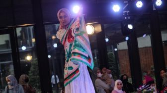 Bawa Konsep Kembali ke Alam, Brand Fesyen Sroja Luncurkan Koleksi Scarf Perdana