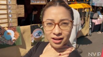 Fancy! Nikita Willy Girang Jajan Nasi Bungkus di Los Angeles