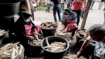 Pengusaha Keripik Sanjai di Bukittinnggi Batasi Produksi, Ini Penyebabnya