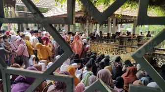 Warga Memadati Makam Gus Dur Jelang Ramadhan 1443 H