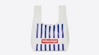 Rilis Koleksi Terbaru, Tas Balenciaga Disebut Mirip Kantong Belanja Supermarket