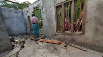 Warga Resah Tak Bisa Tidur Karena Fenomena Tanah Bergerak, Fondasi Turun Hingga Rumah Rusak