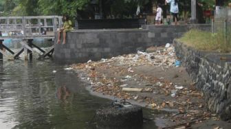 Teluk Gilimanuk Terkesan Kumuh, Lurah Beralasan Staf Kebersihan Terbatas