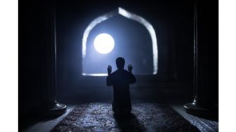 Tata Cara Sholat Tahajud 2 Rakaat: Mulai dari Niat hingga Doa Akhir