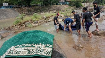 Tradisi Cuci Karpet Musala Jelang Ramadhan