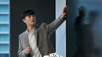 Yoon Doojoon Highlight Jadi Pebisnis Muda di Drama Komedi Terbaru 'There Is No Goo Pil Soo'