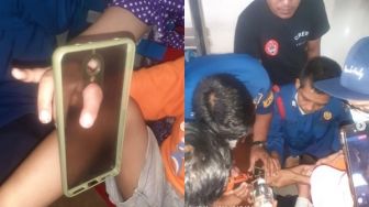 Damkar Bantu Keluarkan Jari Bocah Tersangkut Pelindung HP, 15 Menit Selesai, Warganet Takjub