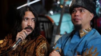 Penampilan Marcello Tahitoe di Kampanye Akbar Prabowo-Gibran Curi Perhatian, Netizen: Pesona Pria Gondrong