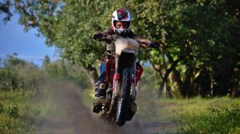 Persaingan Motor Trail di Indonesia di Antara Honda CRF150L, Yamaha WR155R, dan Kawasaki KLX150, Siapa yang Termurah?