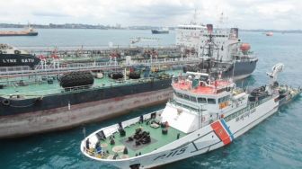 Ship to Ship tanpa Izin di Perairan Batam, Kapal Berbendera Singapura dan Malaysia Diamankan KSOP