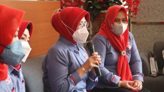Dekranasda Kalbar Sosialisasikan Hasil Kerajinan Kalimantan Barat kepada Siswa-siswi SMK