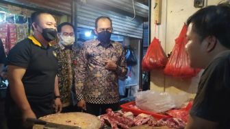 Sidak Pasar Jelang Ramadhan, Plt Wali Kota Cimahi Temukan Minyak Goreng Curah Dijual 24 Ribu per Liter