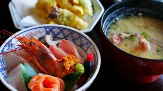 5 Makanan Jepang yang Wajib Dicicipi Selain Ramen dan Sushi, Banyak Muncul di Anime!