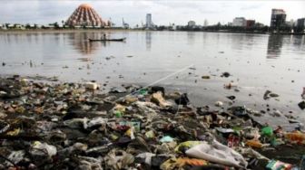 Target Angkat 70 Persen Sampah Plastik dari Laut Masih Jauh dari Target, Bisakah Pemerintah Lakukan Hal Itu?