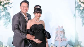 13 Potret Baby Shower Adiezty Fersa dan Gilang Dirga, Bertabur Bintang!