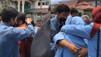 Viral Momen Diduga Puluhan Mahasiswa Menangis, Sedih karena Dekan Terdakwa Kasus Pelecehan Seksual Dibebaskan