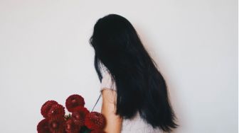 Simak 4 Tips Merawat Rambut Panjang Hitam Legam yang Harus Diketahui Banyak Orang Indonesia