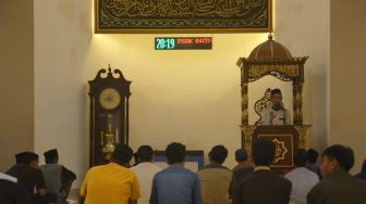 Doa Setelah Witir Subhaanal Malikil Qudduus, Begini Arti dan Tata Cara Baca usai Sholat Malam Bulan Ramadhan