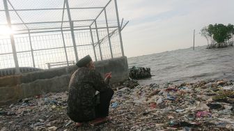 Makam Tenggelam di Pesisir Semarang, Warga Tetap Antusias Berziarah Jelang Ramadhan