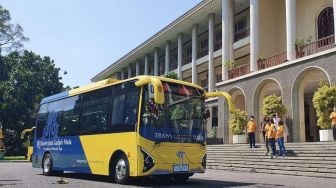 Ciptakan Kampus Ramah Lingkungan, UGM Luncurkan Bus Listrik