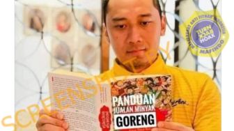 CEK FAKTA: Beredar Foto Ibas Yudhoyono Baca Buku Panduan Jualan Minyak Goreng, Benarkah?