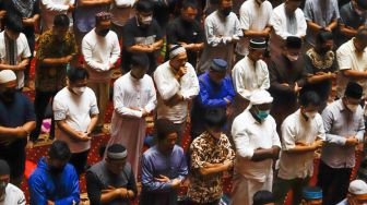 Bacaan Niat Sholat Idulfitri, Lengkap dengan Tata Caranya