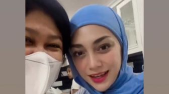 Celine Evangelista Pakai Jilbab saat Ulang Tahun dan Ajari Anak Salat Tarawih, Resmi Mualaf?