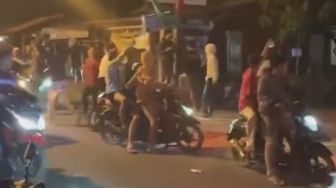 Viral Puluhan Pemuda Perang Sarung Pakai Celurit Pada Sahur Pertama di Jonggol Bogor