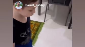 Celine Evangelista Bagikan Video Momen Putranya Salat Tarawih Bersama untuk Pertama Kalinya