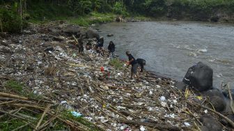 Sungai Citanduy dan Ciwulan Tasikmalaya Tercemar Mikroplastik