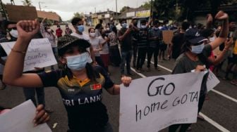Buntut Protes Krisis Ekonomi Di Sri Lanka, Polisi Tangkap Ratusan Pendemo