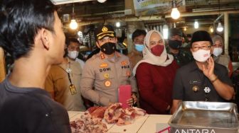Biar Pedagang Tak Ngeluh Sepi Pembeli, Bupati Cianjur Instruksikan ASN Belanja di Pasar Tradisional