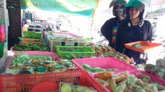 Harga Minyak Goreng Masih Mahal, Ukuran Kue Buka Puasa di Kota Makassar Makin Kecil