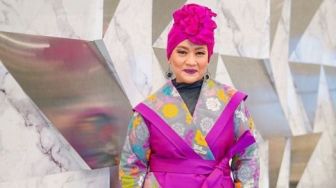 Kini Berhijab, Tike Priatnakusumah Tahan Air Mata Ungkap Penyesalan