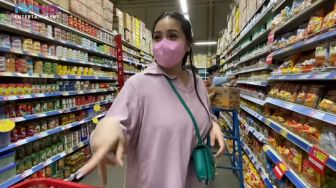 9 Momen Nagita Slavina Belanja Bulanan Buat Ramadhan, Cara Nyomot Barang Tanpa Lihat Harga Bikin Iri