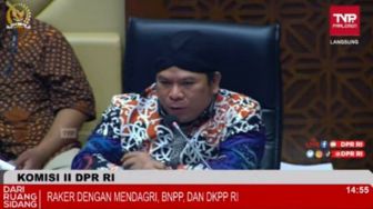 Mendagri Tito Dicecar Habis-habisan Soal APDESI Dukung Jokowi Tiga Periode, DPR: Apa Betul Izin SKT Baru Diterbitkan?