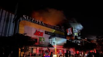 Dilalap Api Sejak Senin Siang, Suzuya Mal Banda Aceh Ludes Terbakar Dan Tak Bisa Digunakan Lagi