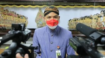 Heboh Crazy Rich Grobogan Bangun Jalan Sendiri, Reaksi Santai Ganjar Pranowo Disorot: Yang Penting Ikhlas, Bro?