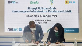 PLN dan Grab Kolaborasi Bangun Infrastruktur Penukaran Baterai untuk Kendaraan Umum