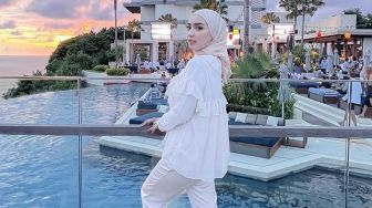 Istri Doni Salmanan Bagikan Video Ngemall, Dinan Fajrina Kena Sentil Netizen: Alhamdulillah Dinan Masih Banyak Uangnya