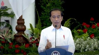 Beda Sikap Jokowi Bicara Soal BLT Dulu Vs Sekarang, Warganet: Mencla Mencle