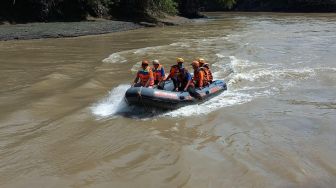 Jasad Vinno, Bocah Tenggelam di Bengawan Madiun Ngawi Belum Juga Ditemukan Meski Sudah 20 Jam Pencarian