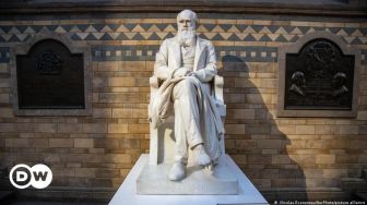 Setelah Hilang 21 Tahun Buku Evolusi Darwin Dikembalikan