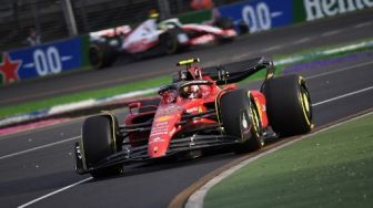 Carlos Sainz Tercepat, Ferrari Dominasi Latihan Pertama F1 GP Australia