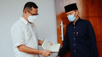 Bulan Ramadhan, Eka Hospital dan Buya Syafii Maarif Wakafkan Ribuan Alquran