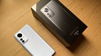 Review Xiaomi 12 Pro: Spek Tinggi, Kamera Mumpuni